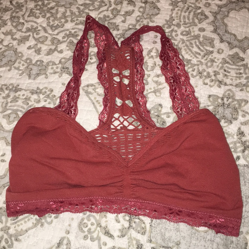 Rustic red brallette